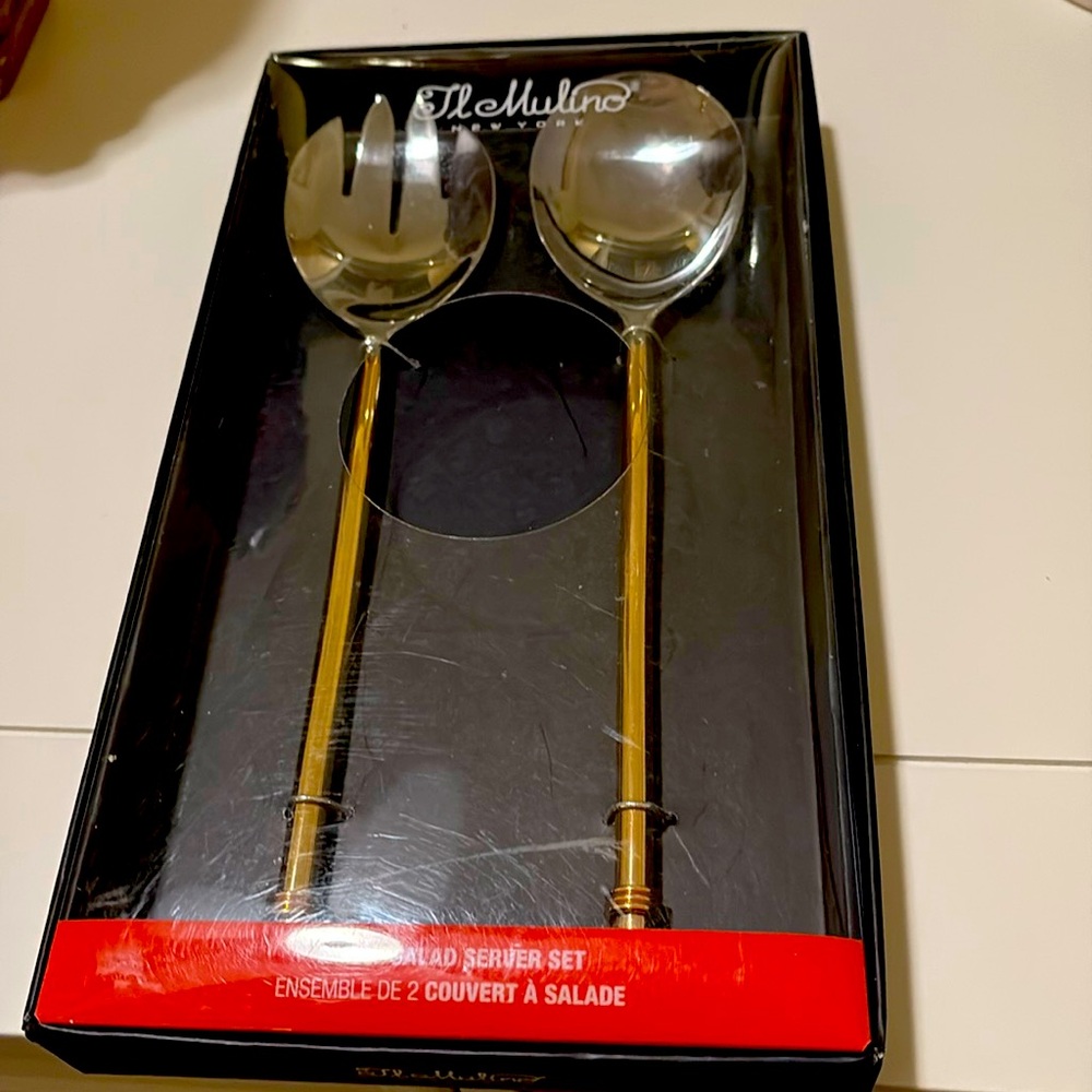 I’ll Mulino 2 Piece Salad Server set. Brand new in box.
